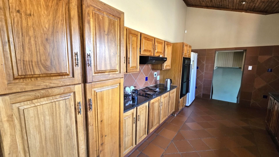 6 Bedroom Property for Sale in Schoemansville North West